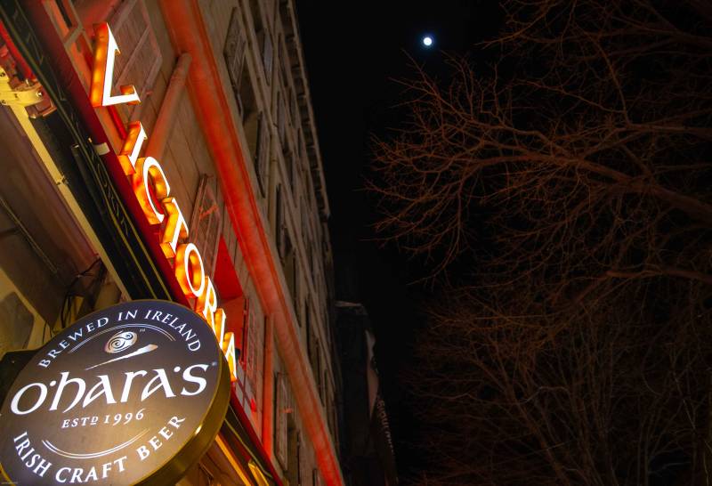 The Queen Victoria : Restaurant Pub sur le Vieux de Port de Marseille