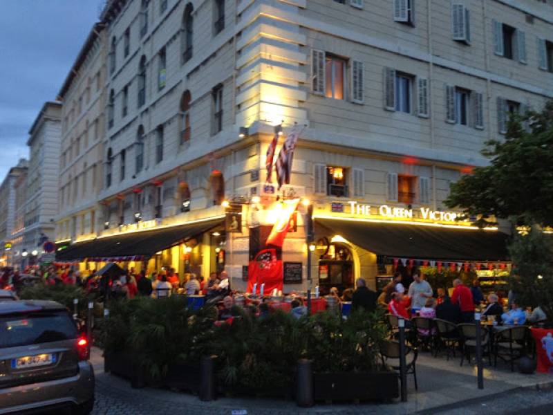 The Queen Victoria : Restaurant Pub sur le Vieux de Port de Marseille