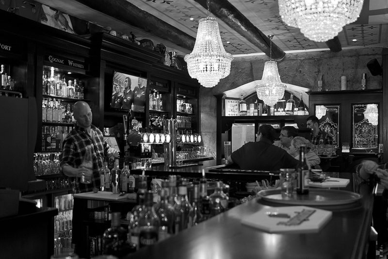 The Queen Victoria : Restaurant Pub sur le Vieux de Port de Marseille